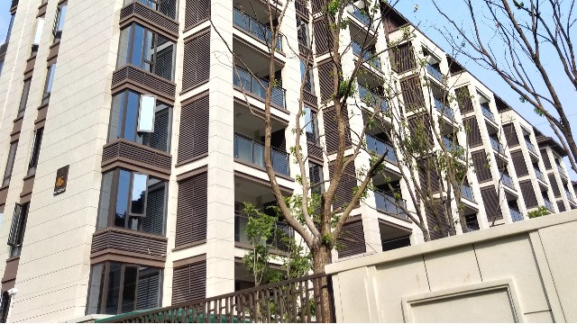 <i style='color:red'>百叶窗</i>受到大众朋友的共同认可