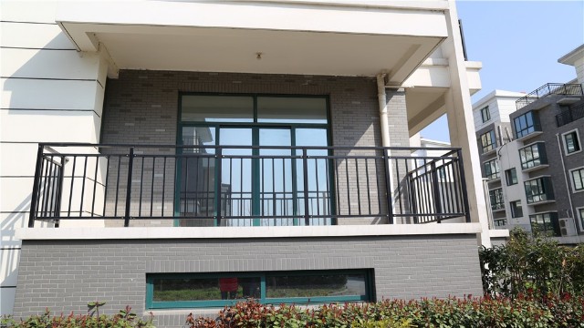 对于锌钢阳台护栏，我们了解多少呢?