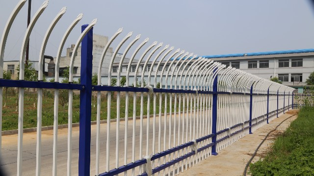 双弯防爬锌钢围墙护栏效果怎么样