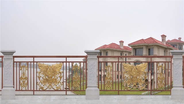 <i style='color:red'>住宅阳台护栏</i>的设计有什么要求吗？