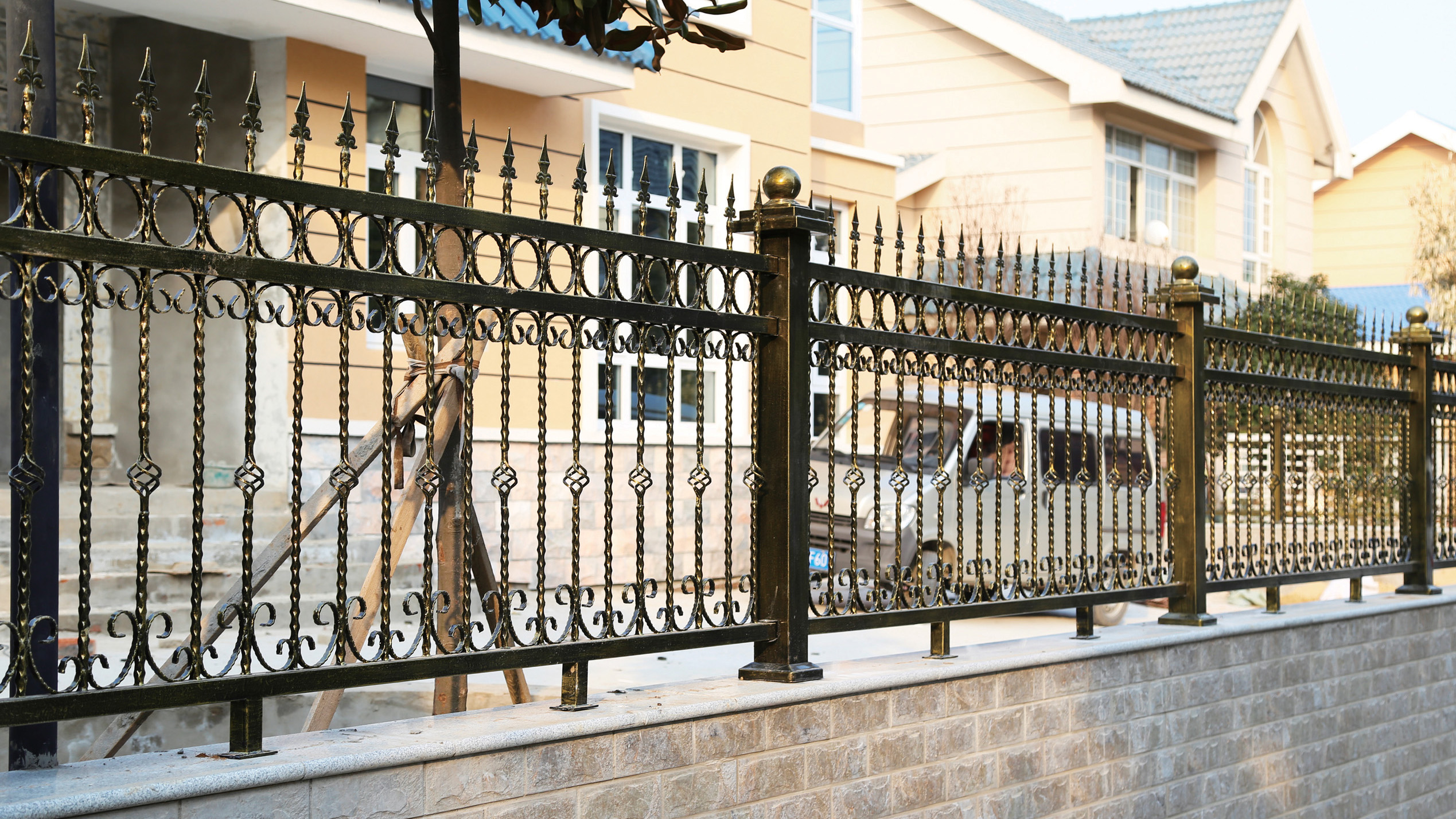 别墅铁艺围墙护栏你是真的了解嘛？