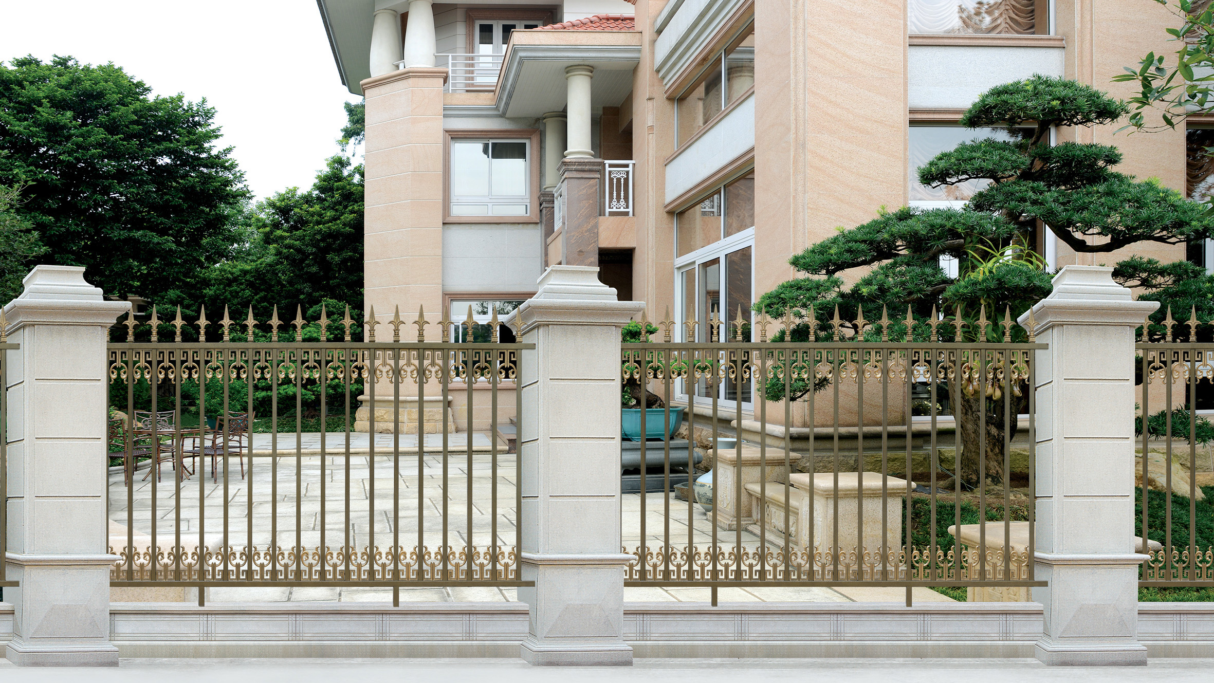 你知道选购别墅<i style='color:red'>围墙铝艺栏杆</i>需要注意哪些吗？