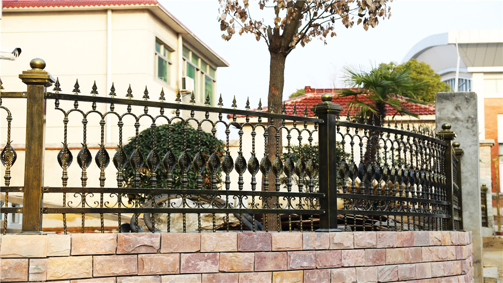 别墅铁艺庭院护栏的这些除锈方法，你知道吗？