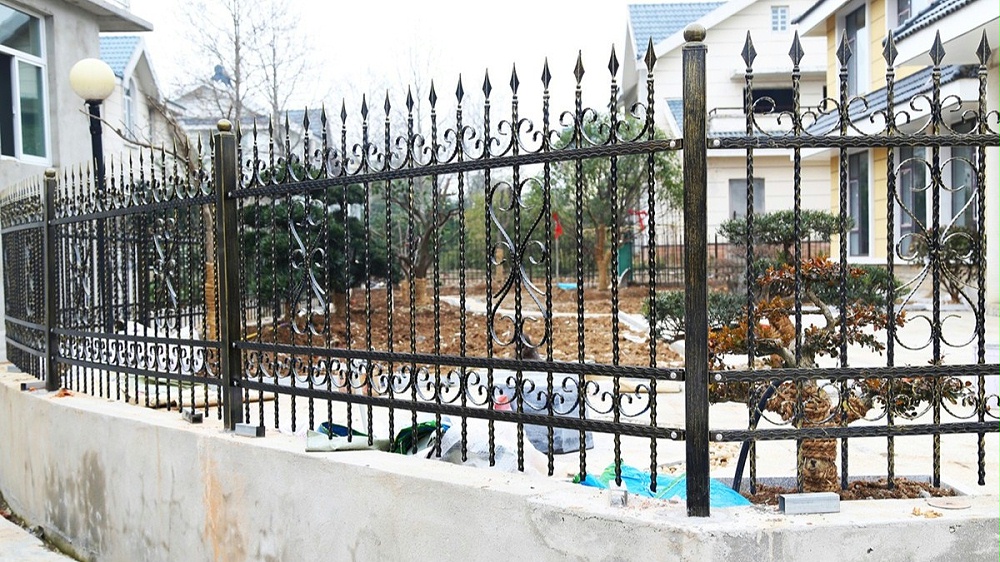 固格澜栅铁艺围墙护栏 小区别墅防护栏杆 庭院围墙铁艺栏杆